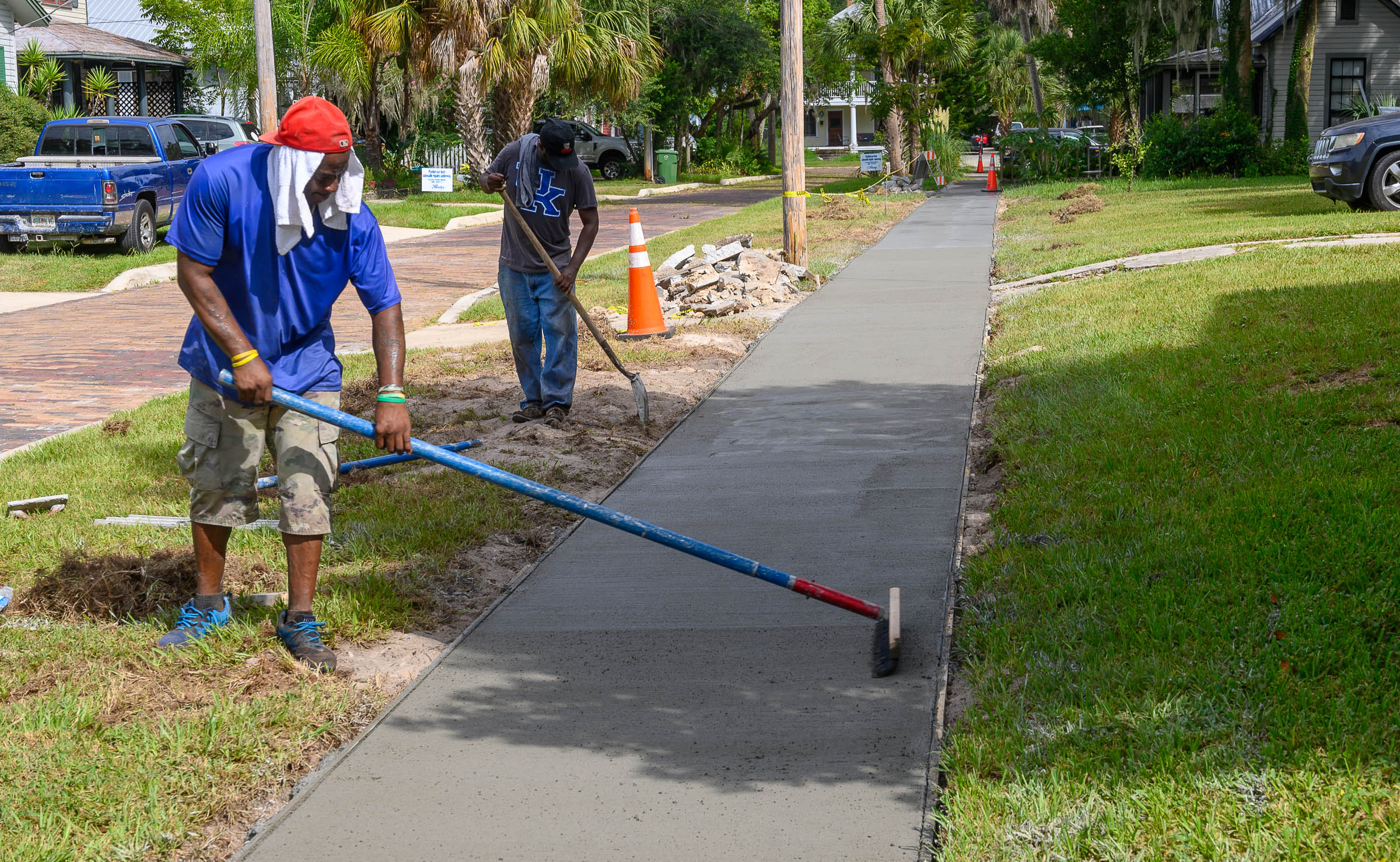 Pal_09052023_sidewalk-1